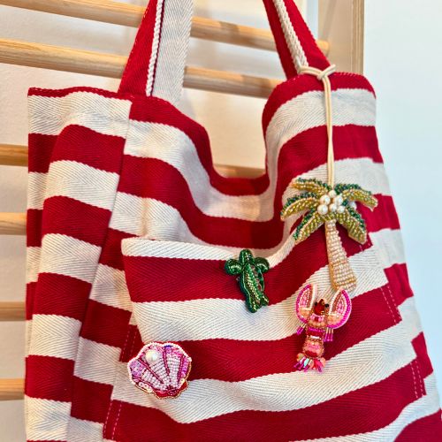 Brosche aus Perlen und Pailletten - Weinglas