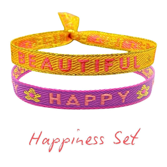 Zweifarbiges Statement Armband Set mit den Aufschriften "Live Is Beautiful" und "Happy".
