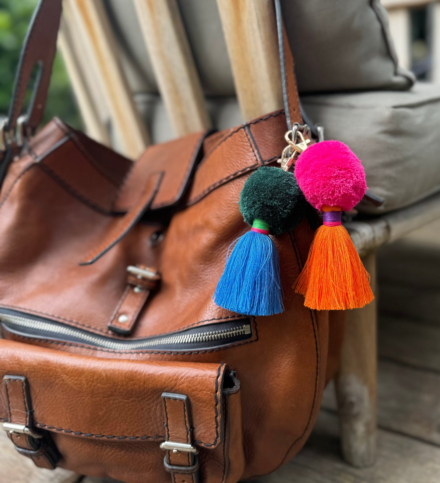 Pompom Anhänger - pink & orange