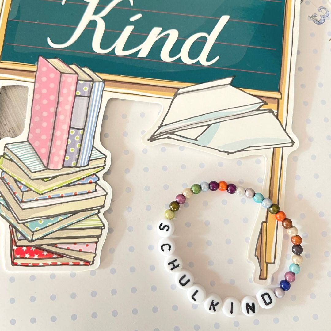 Schulkind Armband mit Miracle Perlen und Buchstaben