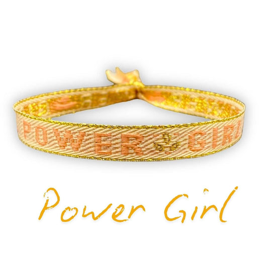 Statement Armband Power Girl aus Stoff, verstellbar und wasserfest, ideal für Boho oder Festival Style.