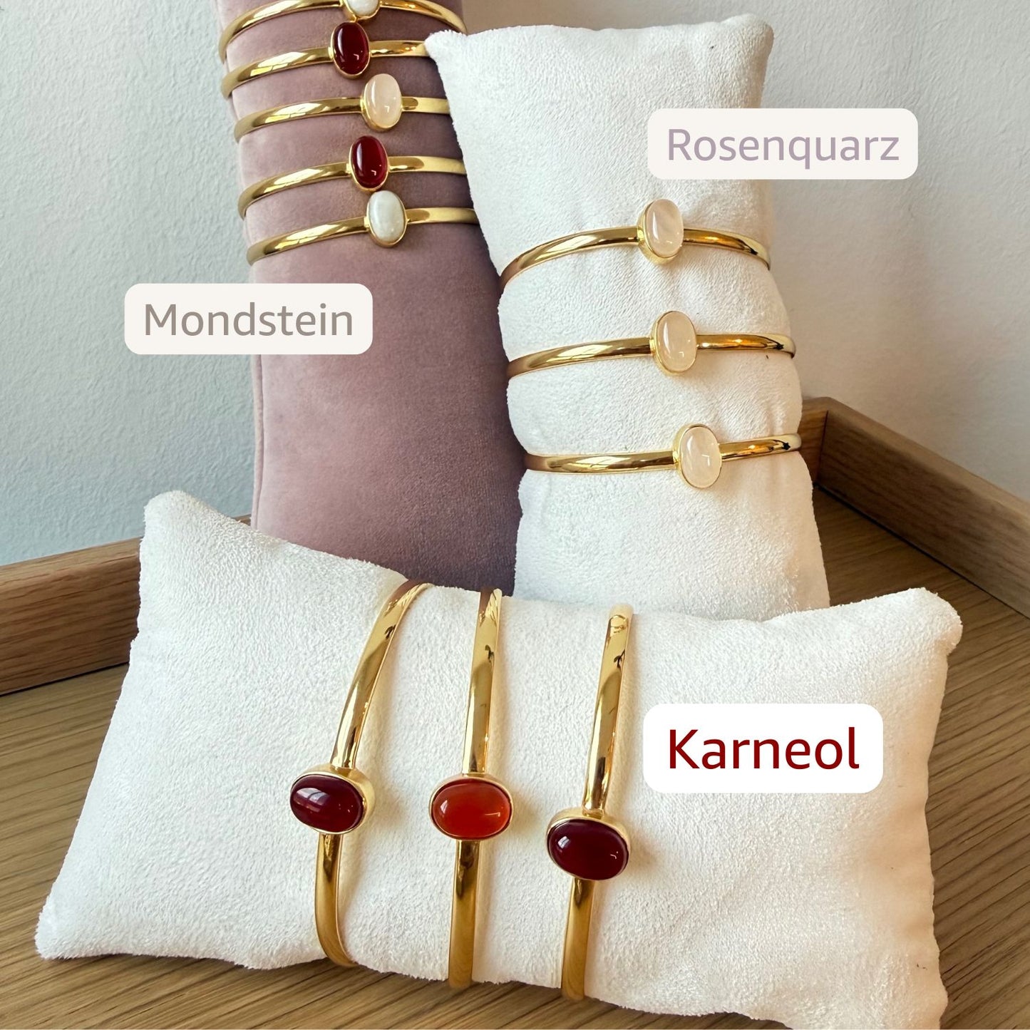 Vergoldeter Armreifen mit Rosenquarz