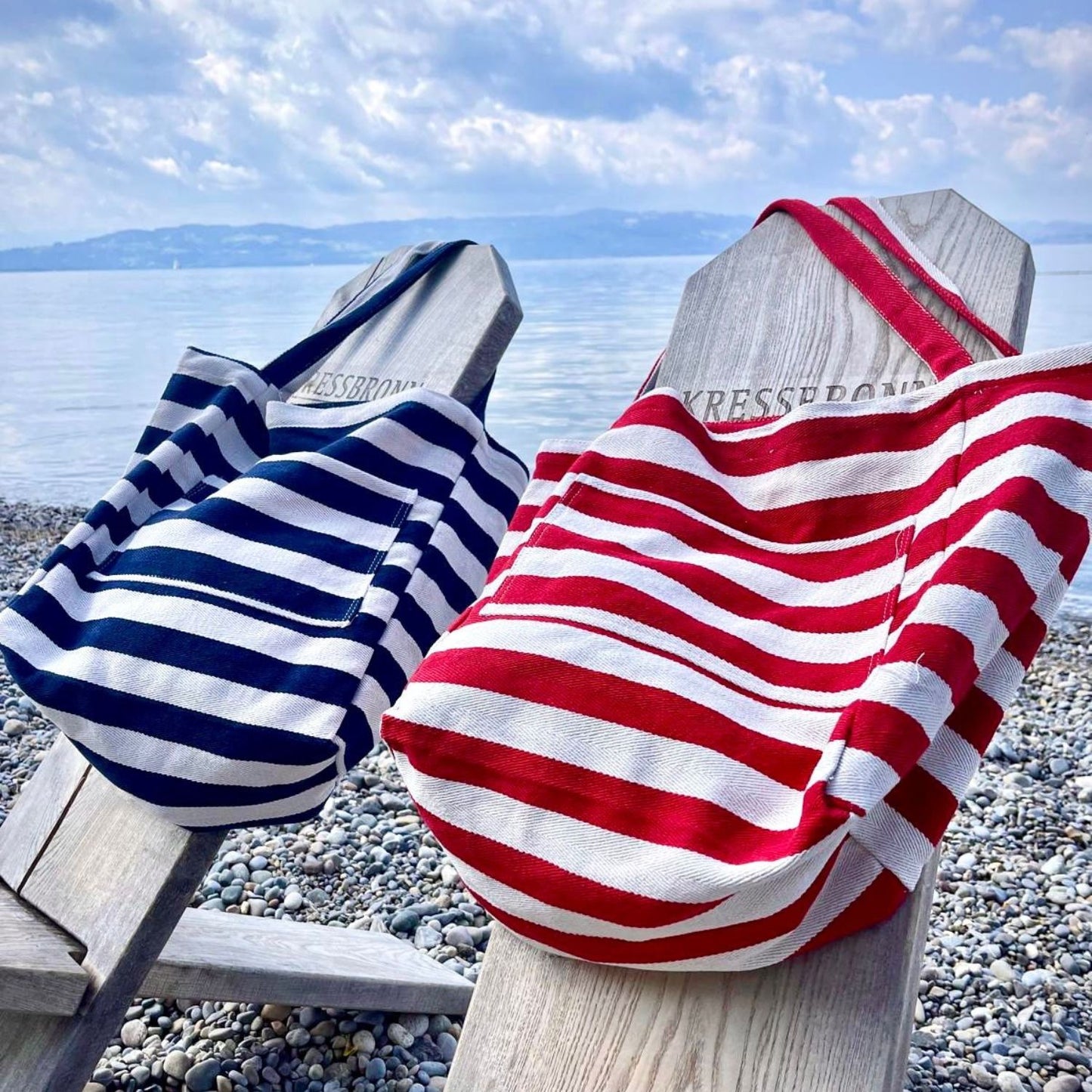 Badetasche XXL - blau-weiss gestreift mit Pompom