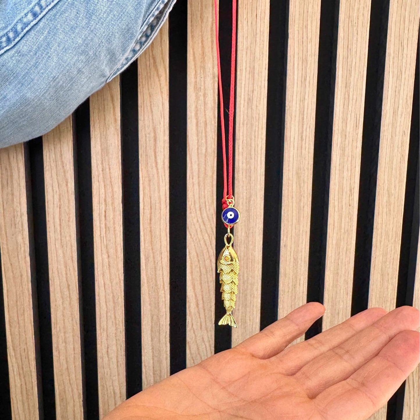 Kette mit beweglichen Fisch Anhänger gold