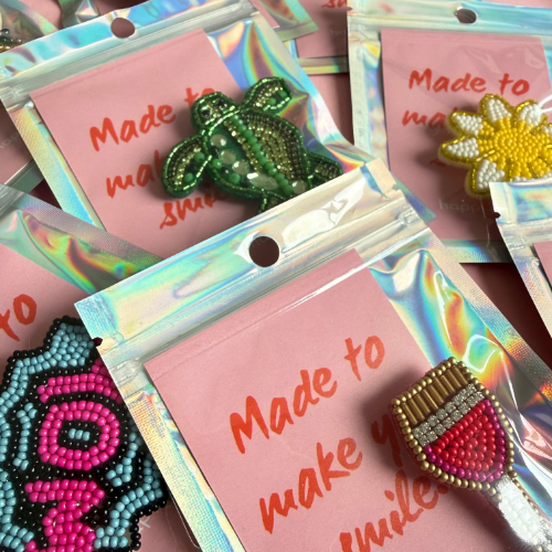 Brosche aus Perlen - Roséflasche