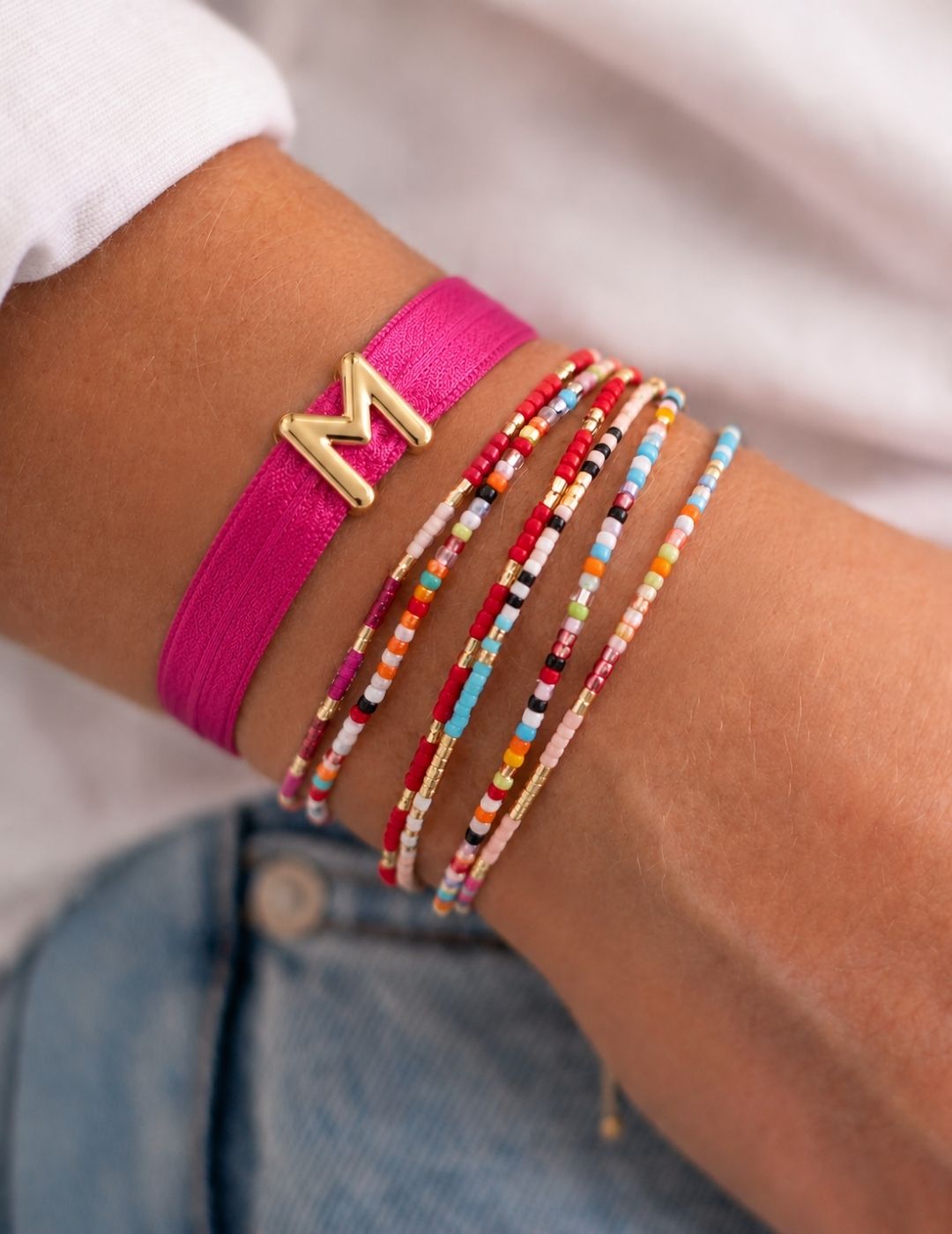 Buchstaben Armband in vielen bunten Farben