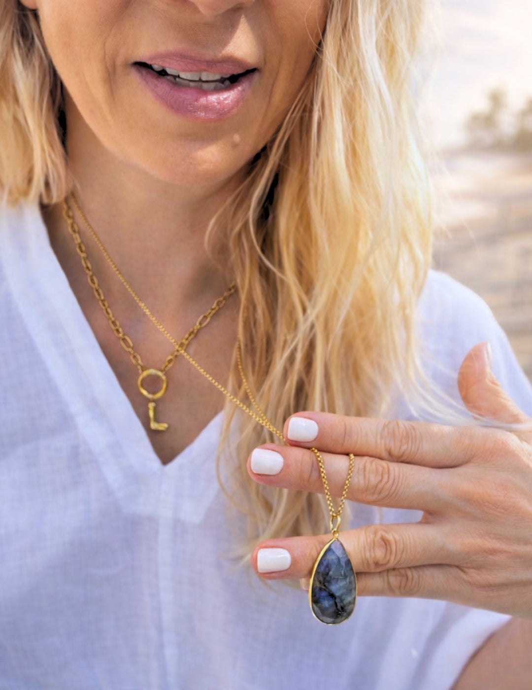 Lange Gold Kette mit Labradorit Anhänger
